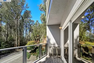 7716 Skyline Blvd, Oakland, CA 94611 - Photo 22