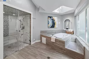 7716 Skyline Blvd, Oakland, CA 94611 - Photo 32