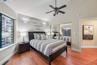 7716 Skyline Blvd, Oakland, CA 94611 - Photo 38