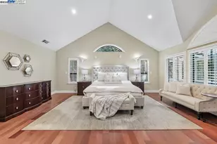 7716 Skyline Blvd, Oakland, CA 94611 - Photo 26