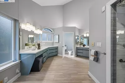 7716 Skyline Blvd, Oakland, CA 94611 - Photo 30