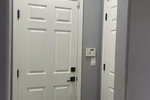 9404 Dunbar Dr, Oakland, CA 94603 - Photo 16