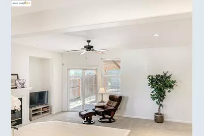 1576 Morning Glory Ln, Roseville, CA 95747 - Photo 2