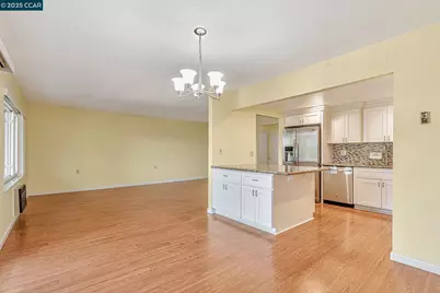 1909 Skycrest Dr #2, Walnut Creek, CA 94595 - Photo 12