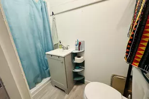 1301 60th Ave, Oakland, CA 94621 - Photo 10