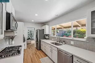 142 Sequoyah View Dr, Oakland, CA 94605 - Photo 12