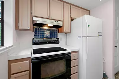 2437 Saint Helena Dr. #3, Hayward, CA 94542 - Photo 6