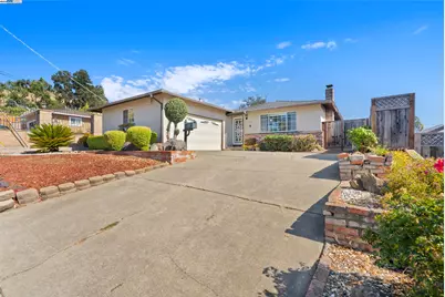 677 Fairway St, Hayward, CA 94544 - Photo 1