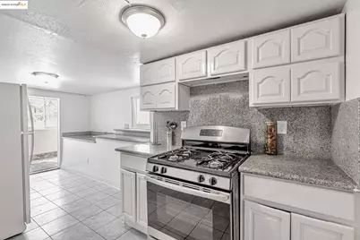 725 21st St, Oakland, CA 94606 - Photo 18