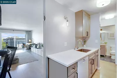 567 Oakland #305, Oakland, CA 94611 - Photo 14