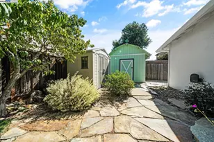 1876 Lynwood Dr, Concord, CA 94519 - Photo 36