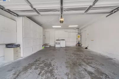 1876 Lynwood Dr, Concord, CA 94519 - Photo 32