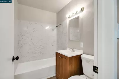 2244 12th Ave, Oakland, CA 94606 - Photo 10