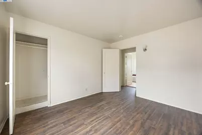 2774 Sacramento St, Berkeley, CA 94702 - Photo 8