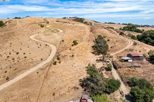 26928 Palomares Rd, Castro Valley, CA 94552 - Photo 6
