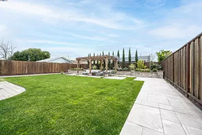 1338 Thais Ln, Hayward, CA 94544 - Photo 16