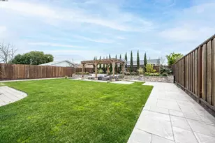 1338 Thais Ln, Hayward, CA 94544 - Photo 16