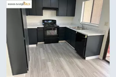 81 Del Prado Cir, Fairfield, CA 94533 - Photo 2