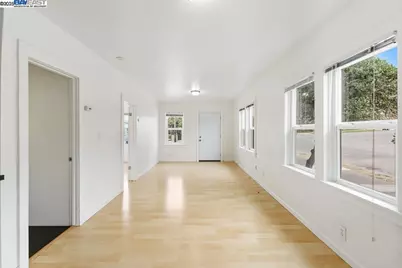 2138 19th Ave, Oakland, CA 94606 - Photo 12