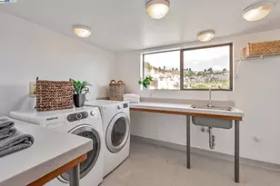 1522 Grand View Dr, Berkeley, CA 94705 - Photo 40