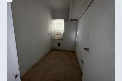 220 International Blvd, Oakland, CA 94606 - Photo 20