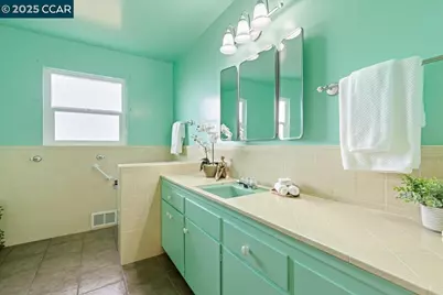 1293 Vistagrand Dr, San Leandro, CA 94577 - Photo 20