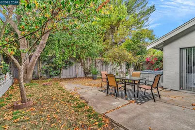 996 Coral Ridge Cir, Rodeo, CA 94572 - Photo 32