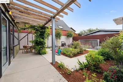1010 Grayson, Berkeley, CA 94710 - Photo 32