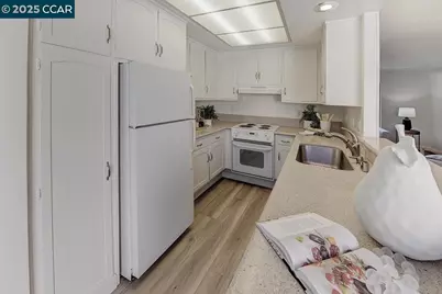 2041 Golden Rain Rd #4, Walnut Creek, CA 94595 - Photo 24