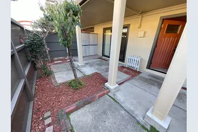 1102 Admiralty Ln, Foster City, CA 94404 - Photo 2