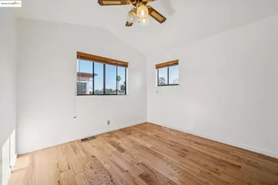 9090 Castlewood St, Oakland, CA 94605 - Photo 34