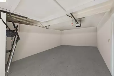 9090 Castlewood St, Oakland, CA 94605 - Photo 28