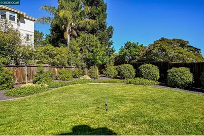 1075 Irwin Court, Concord, CA 94518 - Photo 36