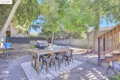 3830 Clarke St, Oakland, CA 94609 - Photo 30