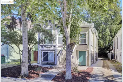 3830 Clarke St, Oakland, CA 94609 - Photo 2