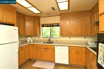 9687 Manzanita Way, Coulterville, CA 95311 - Photo 10