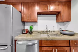 400 Wayne Ave, Oakland, CA 94606 - Photo 18