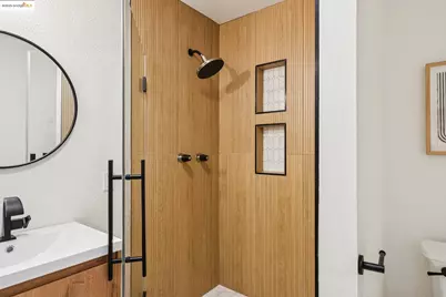 17032 Broadway Ter, Oakland, CA 94611 - Photo 34