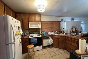 1988 Calaveras Dr, Pittsburg, CA 94565 - Photo 2