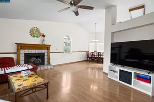 947 Burlwood Ct, Los Banos, CA 93635 - Photo 2