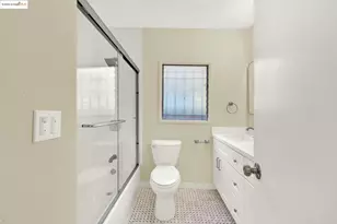 2106 Woodbine Ave, Oakland, CA 94602 - Photo 40