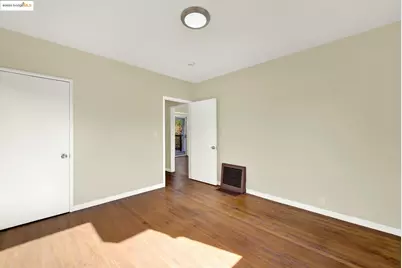 2106 Woodbine Ave, Oakland, CA 94602 - Photo 38