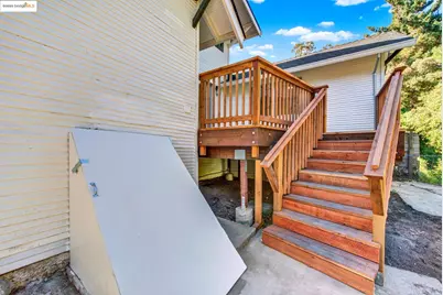 2106 Woodbine Ave, Oakland, CA 94602 - Photo 52