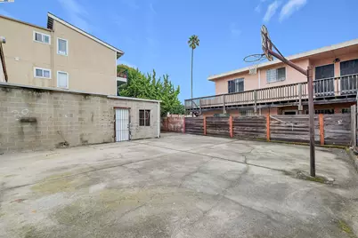 2860 38th Ave, Oakland, CA 94619 - Photo 20