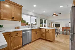 1112 Dennis Ct, Rodeo, CA 94572 - Photo 10