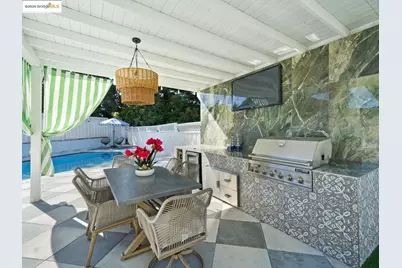 8 Skander Ct, Pleasant Hill, CA 94523 - Photo 4