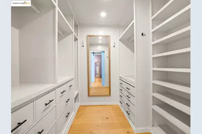 8 Skander Ct, Pleasant Hill, CA 94523 - Photo 18