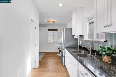 1519 Commerce Way, Oakland, CA 94606 - Photo 14