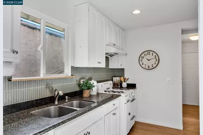 1519 Commerce Way, Oakland, CA 94606 - Photo 16