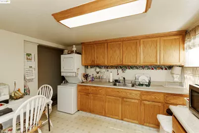 1033 Magnolia St, Oakland, CA 94607 - Photo 20